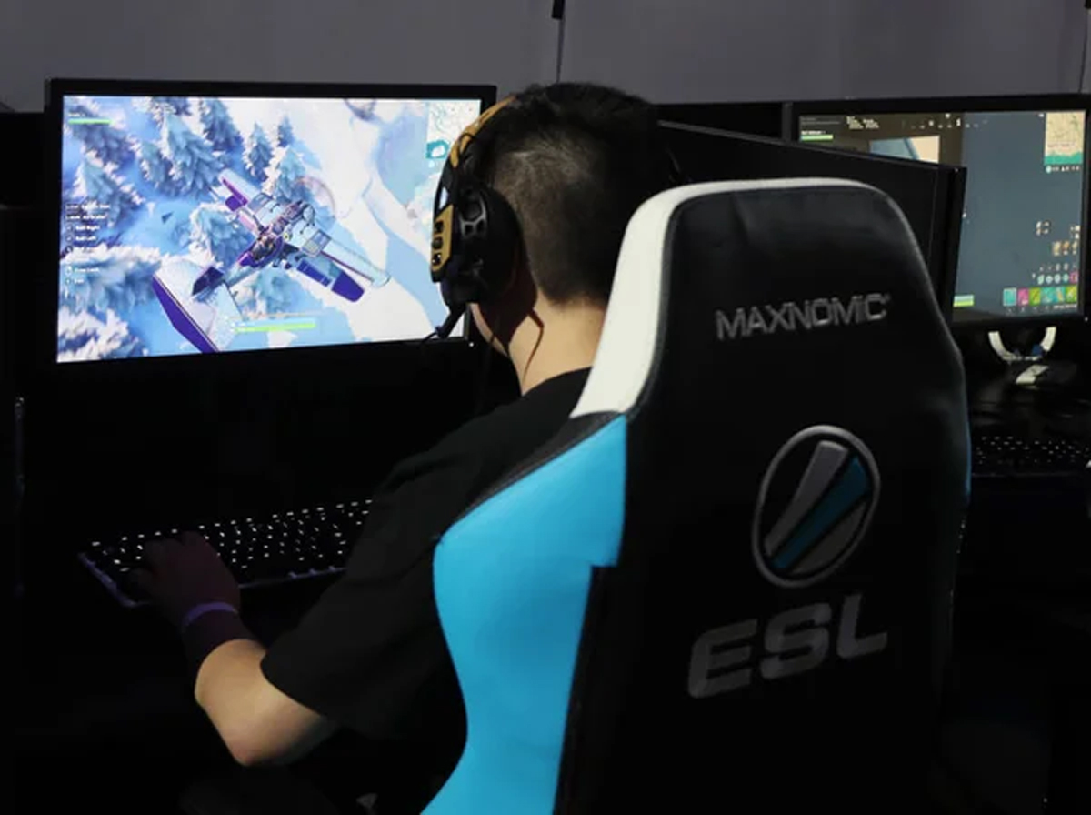 Hvordan tjene penger på twitch? 2 Spiller du inn videoer mens du spiller? Tjene penger på twitch